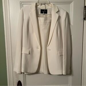 Lafayette 148 women’s white skirt suit with blazer